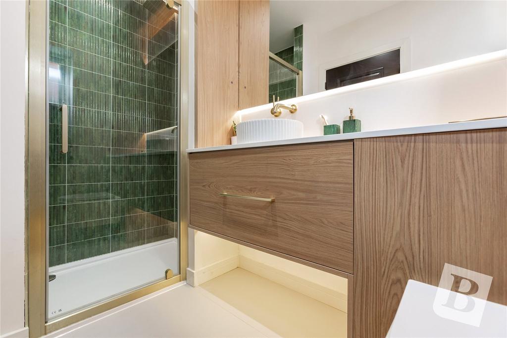 En-Suite 2