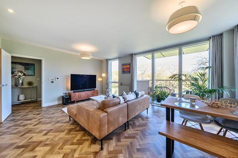 2 bedroom flat for sale, Dixie Court, Adenmore Road, London, SE6 4FA