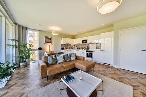 2 bedroom flat for sale, Dixie Court, Adenmore Road, London, SE6 4FA