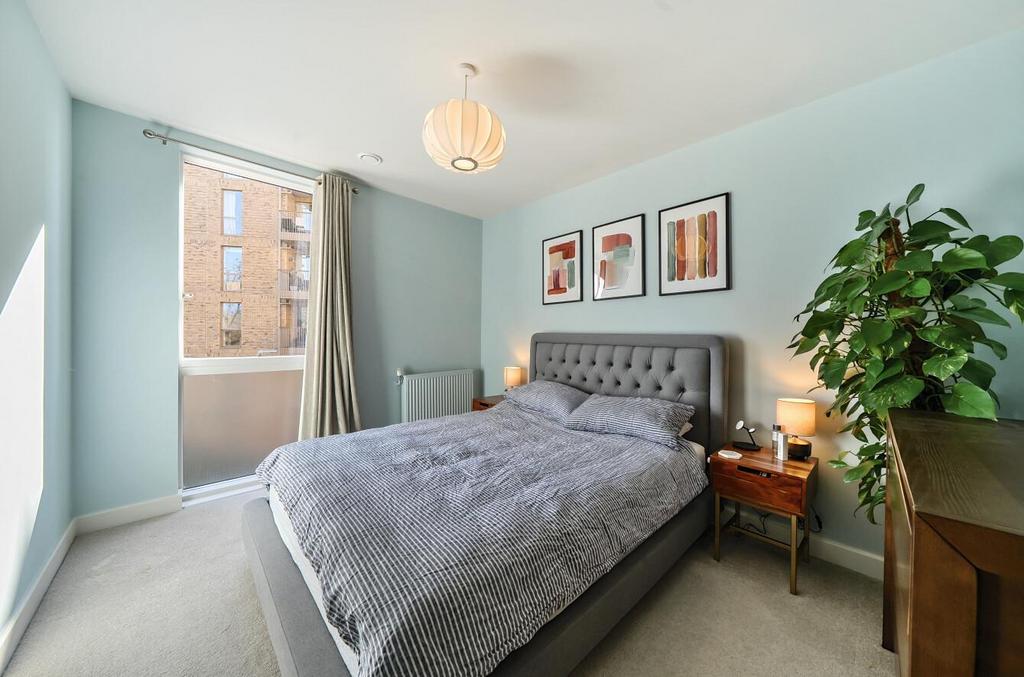 Bedroom 1a.jpg