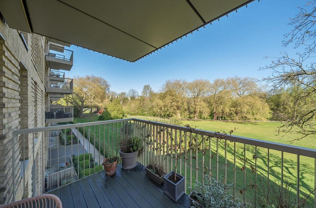 Balcony2.jpg