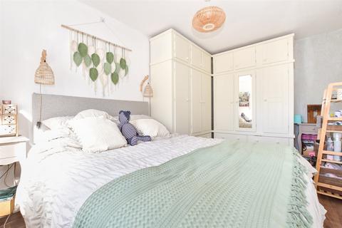2 bedroom ground floor maisonette for sale, Victoria Road, Newport, Isle of Wight