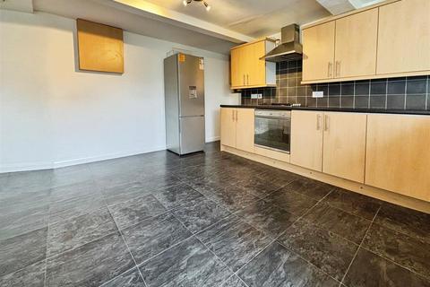 112 Undercliffe Road, Bradford, BD2 3BN
