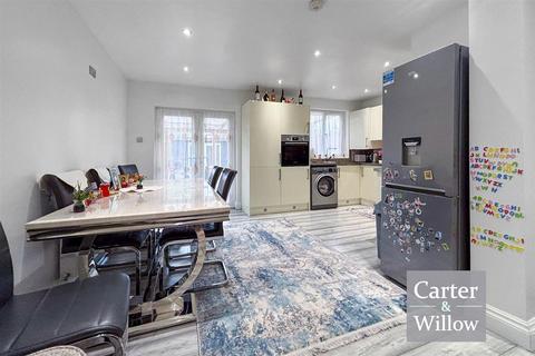 4 bedroom terraced house for sale, Burnham Road, Dagenham, Essex