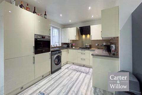 4 bedroom terraced house for sale, Burnham Road, Dagenham, Essex