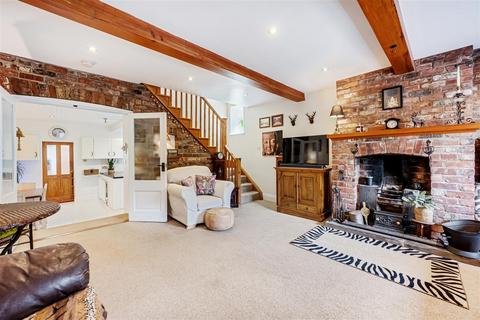 4 bedroom cottage for sale, West Hyde, Lymm WA13