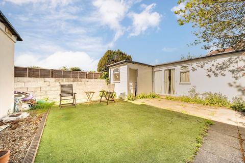 22 Glasbrook Avenue, Twickenham, TW2 6AH