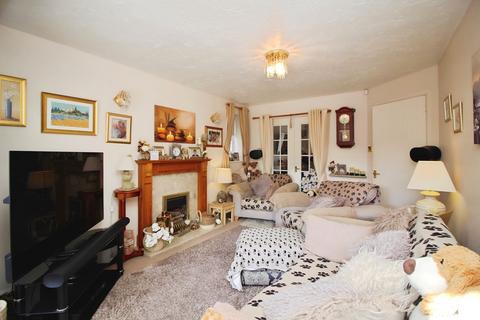 3 bedroom detached house for sale, Guinevere Way, Leicester Forest East, LE3