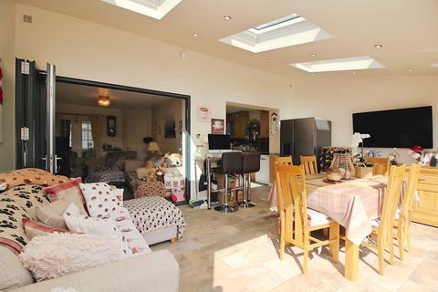 3 bedroom detached house for sale, Guinevere Way, Leicester Forest East, LE3