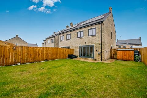 3 bedroom semi-detached house for sale, Thornton Hills Close, Denholme, Bradford, BD13