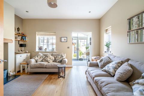26 Sargent Square, Broadway, WR12 7FE