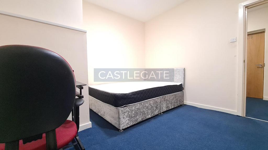 Flat 28, 13-17 Chancery Lane, Huddersfield, HD1 2 D