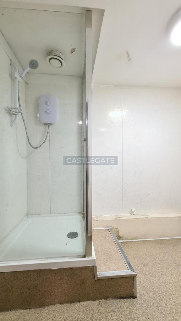 Flat 28, 13-17 Chancery Lane, Huddersfield, HD1 2 D