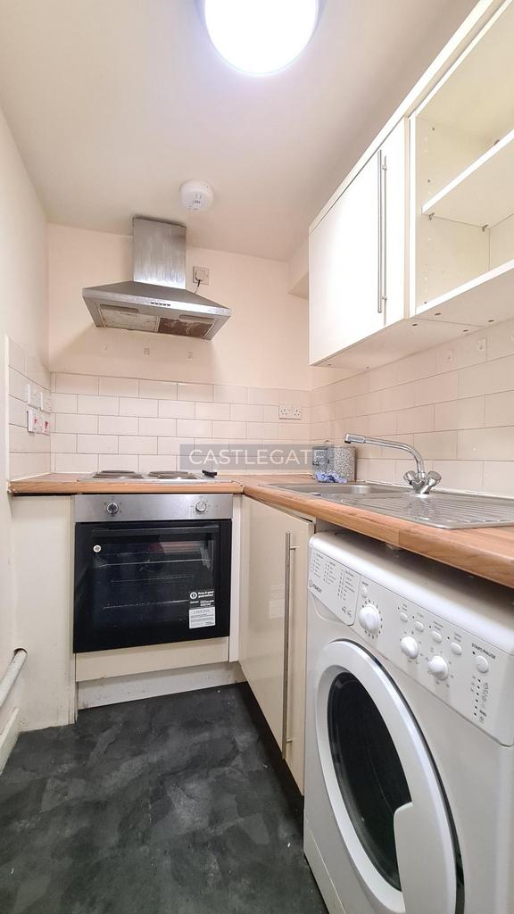 Flat 28, 13-17 Chancery Lane, Huddersfield, HD1 2 D