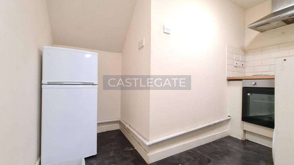 Flat 28, 13-17 Chancery Lane, Huddersfield, HD1 2 D