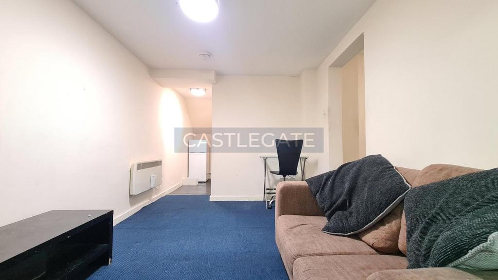 Flat 28, 13-17 Chancery Lane, Huddersfield, HD1 2 D