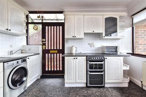 2 bedroom bungalow for sale, Hough Side Close, Pudsey, West Yorkshire