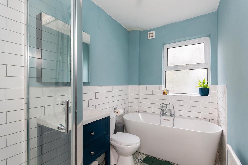 1 C4 SRD - Bathroom B.jpg