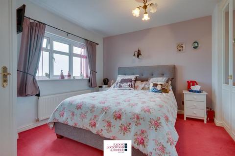 2 Braeburn Close, Maltby, Rotherham, S66 8SR