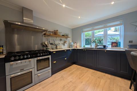 4 bedroom detached house for sale, Bracken Grange Court, Nab Wood, Shipley, BD18