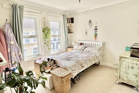 35 Cross Street, Rochester, ME2 3AE