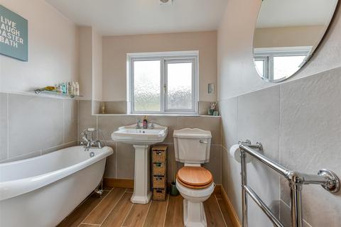 2 Sytch Lane, Wombourne, Wolverhampton, WV5 0NF