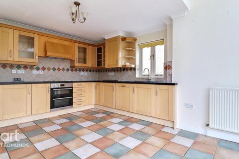3 bedroom detached house for sale, Woodford Gardens, Bury St Edmunds