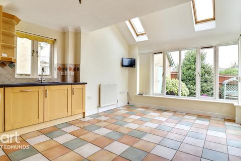 3 bedroom detached house for sale, Woodford Gardens, Bury St Edmunds