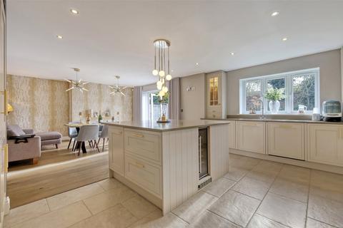 3 bedroom semi-detached house for sale, Hunter Avenue, Shenfield, Brentwood, Essex, CM15
