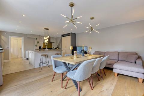 3 bedroom semi-detached house for sale, Hunter Avenue, Shenfield, Brentwood, Essex, CM15