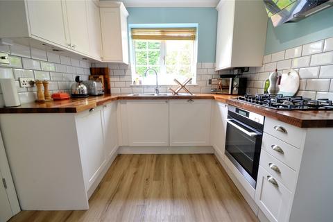 68 Farm Close, East Grinstead, RH19 3QG