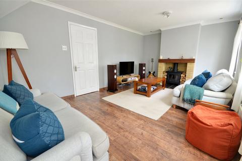 68 Farm Close, East Grinstead, RH19 3QG