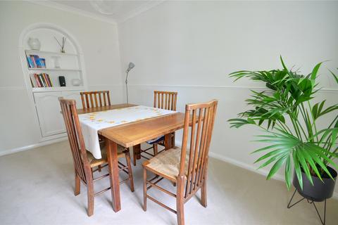 68 Farm Close, East Grinstead, RH19 3QG