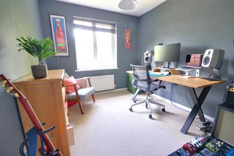 68 Farm Close, East Grinstead, RH19 3QG