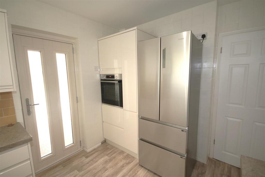Kitchen c.JPG