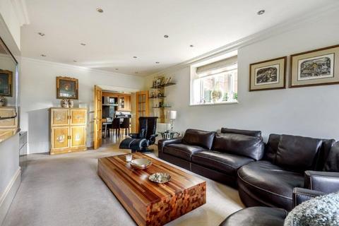 2 bedroom flat for sale, Bedwell Park, Essendon AL9