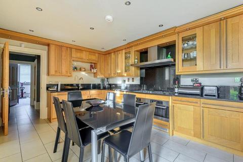 2 bedroom flat for sale, Bedwell Park, Essendon AL9