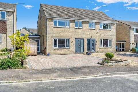 68 Conygar Road, Tetbury, GL8 8JF