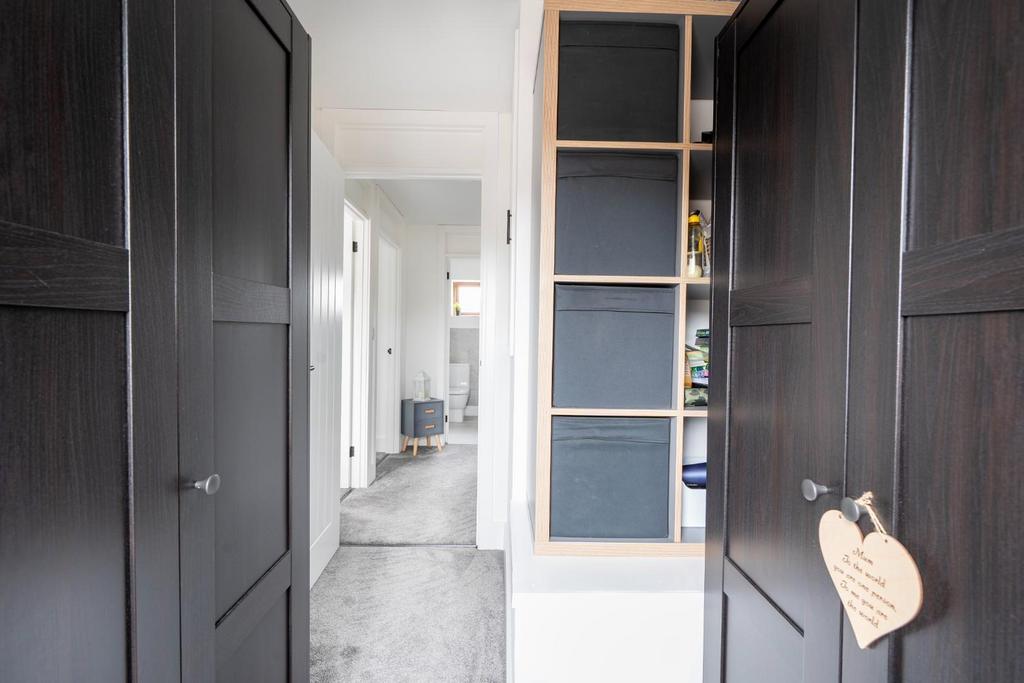 10 WARDROBES.jpg