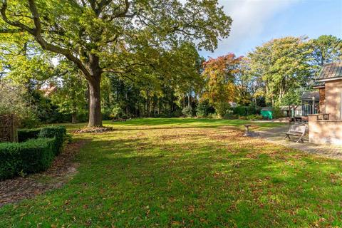 4 bedroom detached house for sale, South Drive, Woolsington NE13