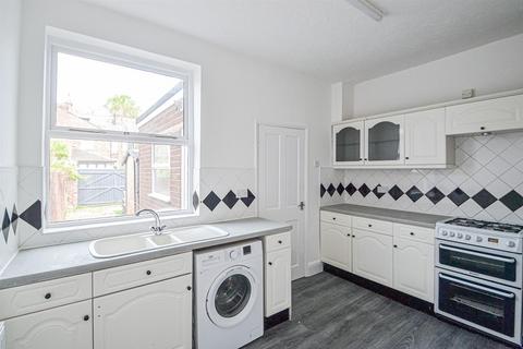 2 bedroom terraced house to rent, Leonard Street, Warrington WA4