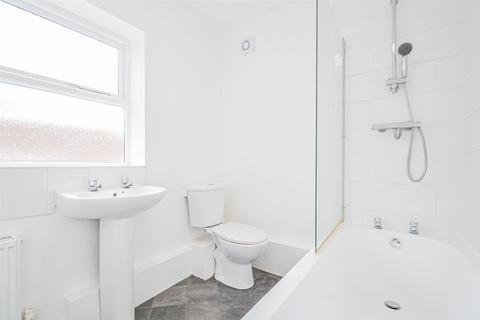 2 bedroom terraced house to rent, Leonard Street, Warrington WA4