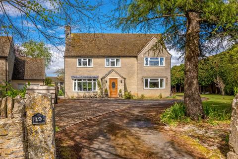 19 Ditchley Road, Charlbury, Chipping Norton, OX7 3QS