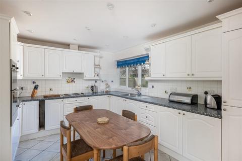 19 Ditchley Road, Charlbury, Chipping Norton, OX7 3QS