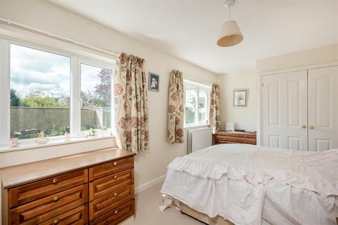 19 Ditchley Road, Charlbury, Chipping Norton, OX7 3QS