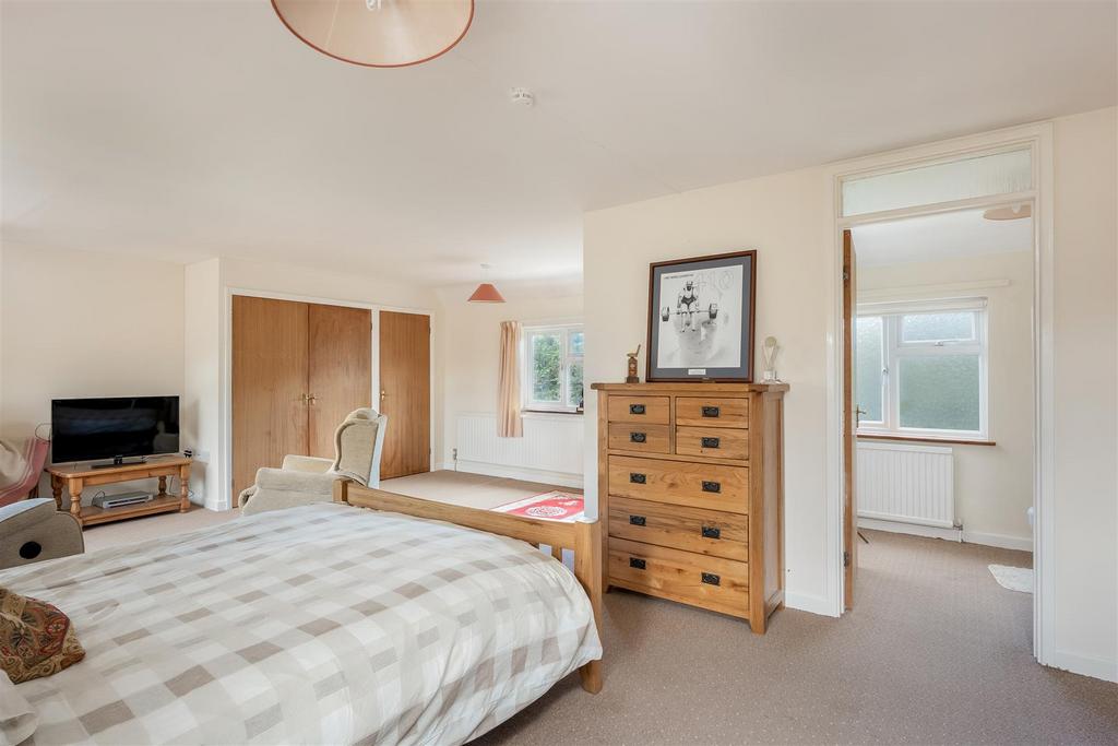 19 Ditchley Road-11.jpg
