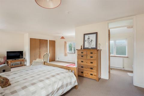 19 Ditchley Road, Charlbury, Chipping Norton, OX7 3QS