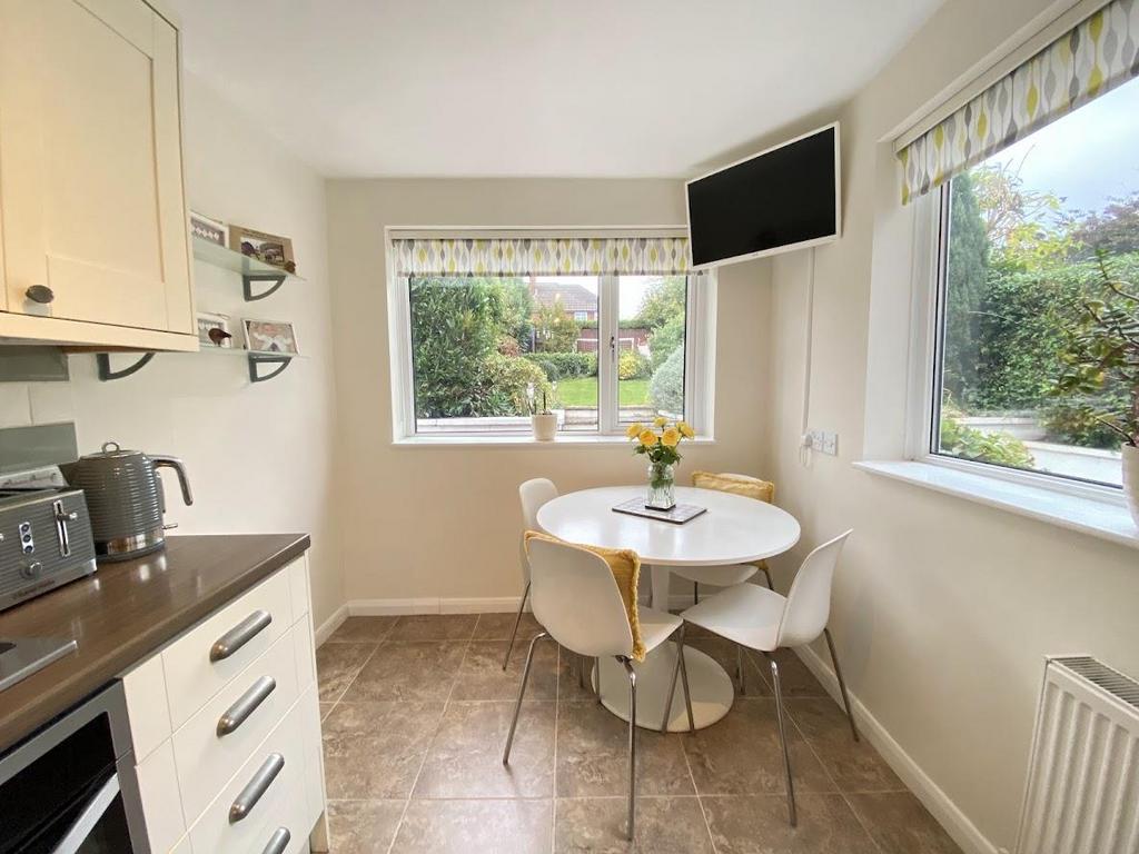 Dining kitchen
