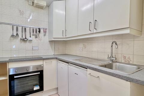 2 bedroom flat to rent, Blackford Hill Grove, Blackford, Edinburgh, EH9