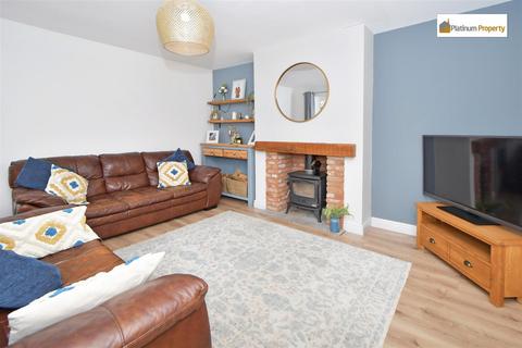 16 Colin Crescent, Stoke-on-trent, ST3 6NL